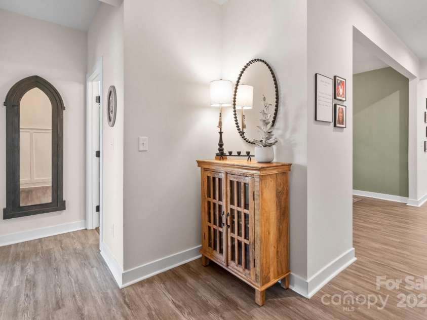 5066 Summer Surprise Lane, Charlotte, NC 28215.  MLS# CAR4306969, YatesRealty ID 23461. 