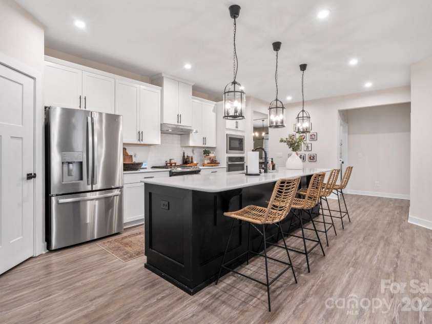 5066 Summer Surprise Lane, Charlotte, NC 28215.  MLS# CAR4306969, YatesRealty ID 23461. 