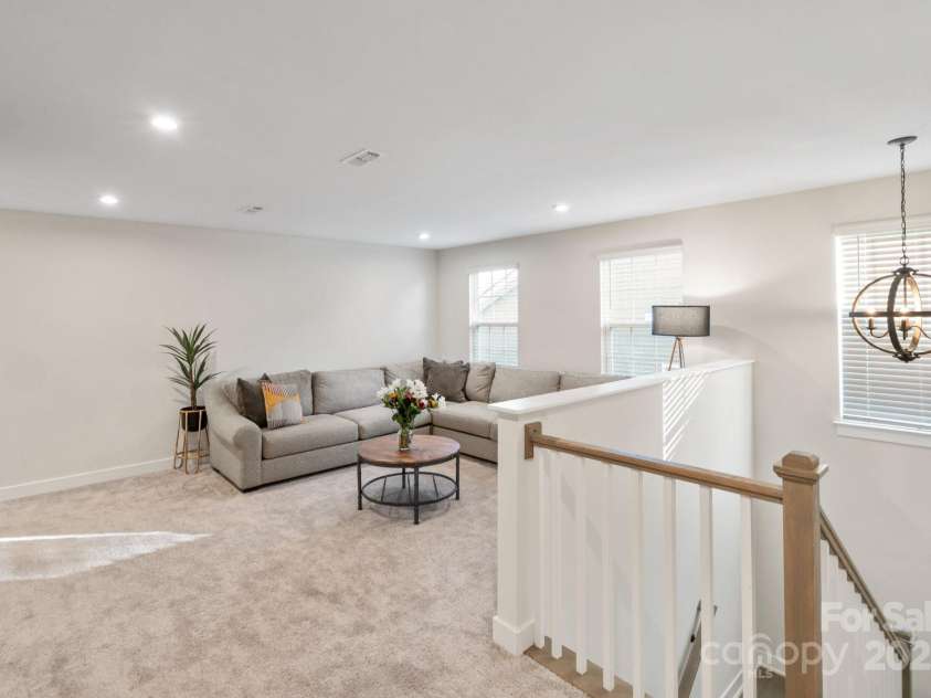 5066 Summer Surprise Lane, Charlotte, NC 28215.  MLS# CAR4306969, YatesRealty ID 23461. 