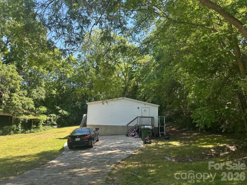 107 Market Street, Lancaster, SC 29720.  MLS# CAR4362041, YatesRealty ID 23464. 