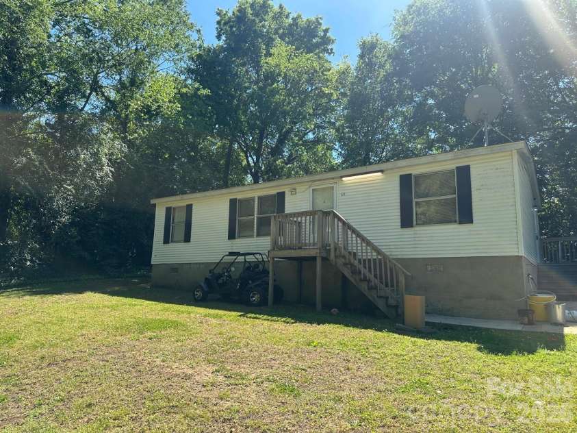107 Market Street, Lancaster, SC 29720.  MLS# CAR4362041, YatesRealty ID 23464. 