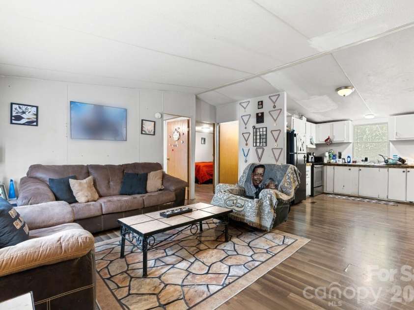 107 Market Street, Lancaster, SC 29720.  MLS# CAR4362041, YatesRealty ID 23464. 
