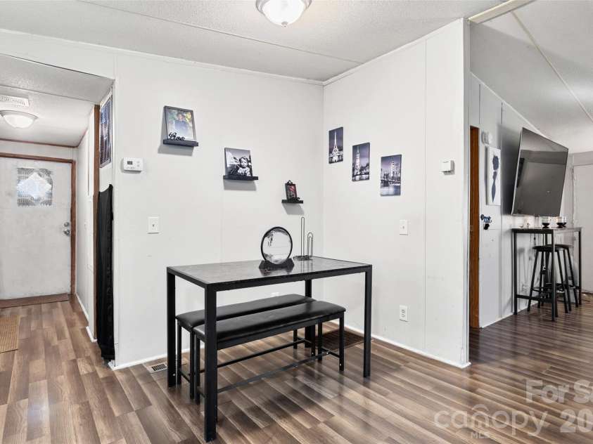 107 Market Street, Lancaster, SC 29720.  MLS# CAR4362041, YatesRealty ID 23464. 