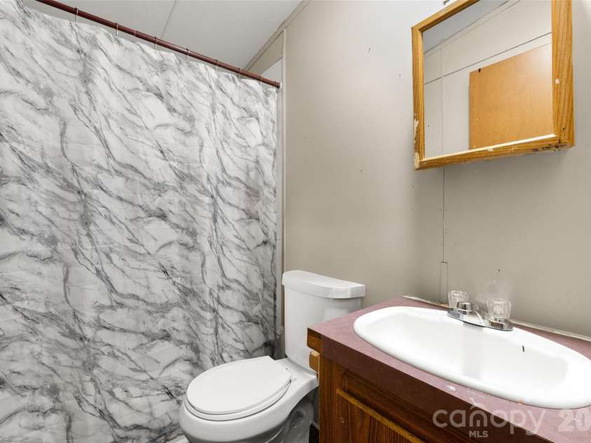 107 Market Street, Lancaster, SC 29720.  MLS# CAR4362041, YatesRealty ID 23464. 