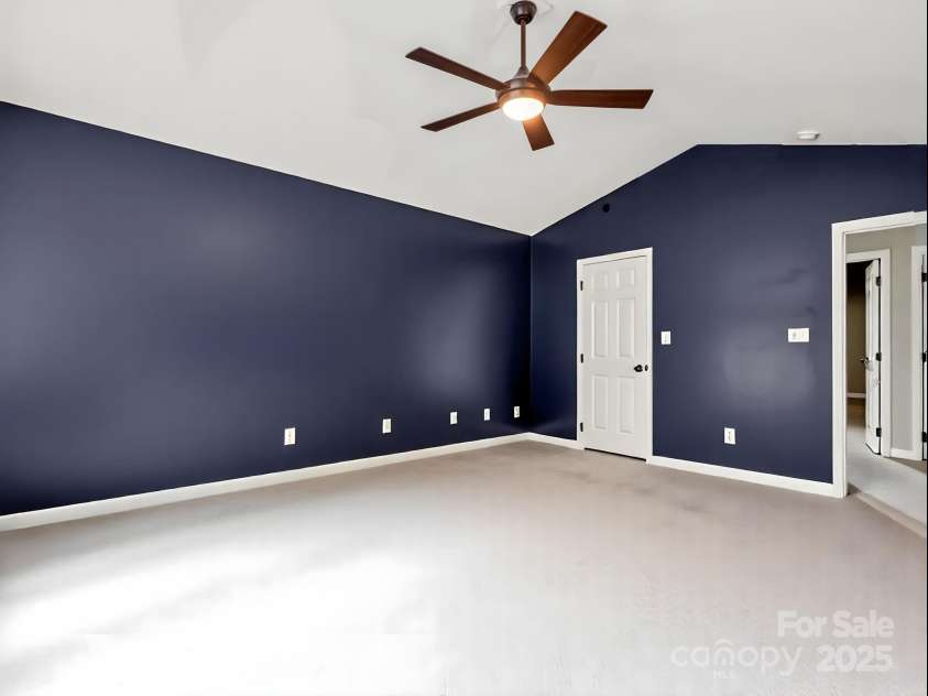 725 Center Street, Asheville, NC 28803.  MLS# CAR4262611, YatesRealty ID 23464. 