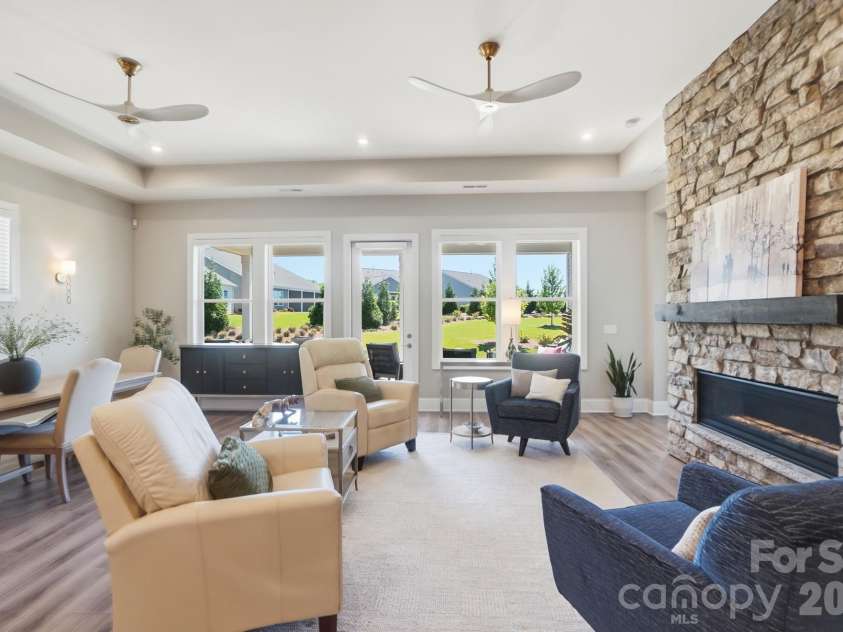 2015 Belle Mont Farm Avenue, Monroe, NC 28110.  MLS# CAR4369410, YatesRealty ID 23465. A large, inviting Great Room offering the perfect setting for entertaining and relaxing.