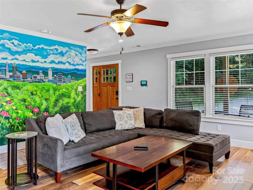 202 Mostert Drive, Asheville, NC 28804.  MLS# CAR4271515, YatesRealty ID 23465. 