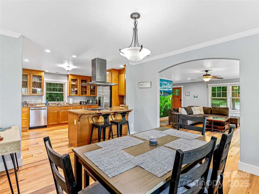 202 Mostert Drive, Asheville, NC 28804.  MLS# CAR4271515, YatesRealty ID 23465. 