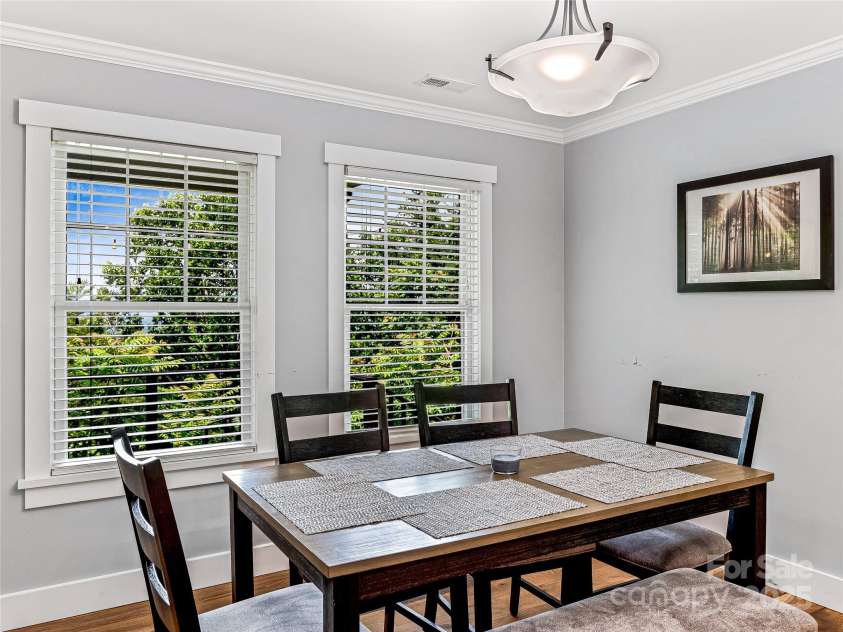 202 Mostert Drive, Asheville, NC 28804.  MLS# CAR4271515, YatesRealty ID 23465. 