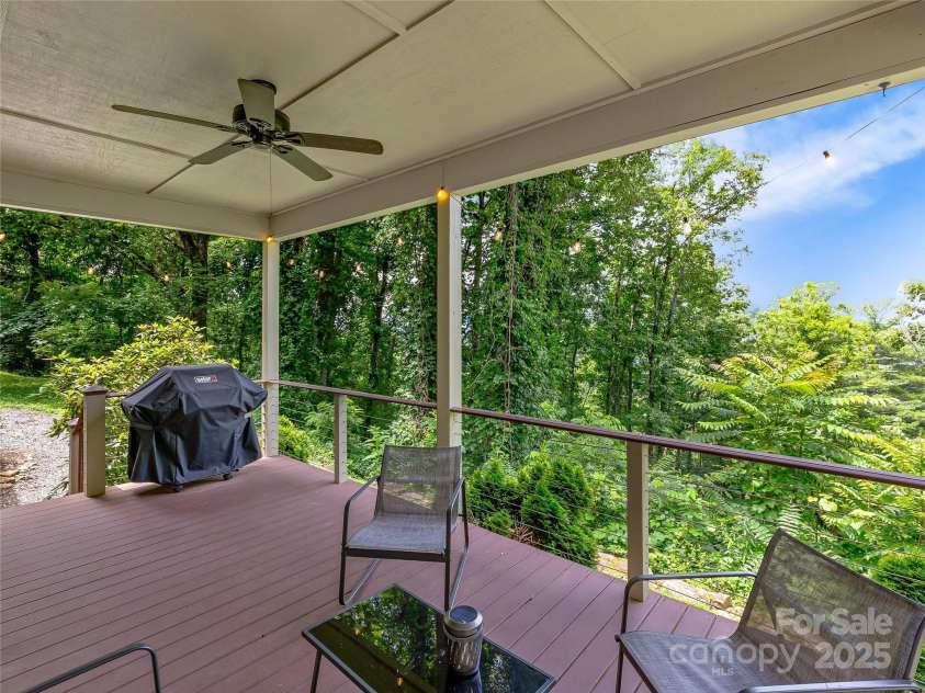 202 Mostert Drive, Asheville, NC 28804.  MLS# CAR4271515, YatesRealty ID 23465. 