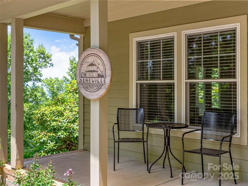 202 Mostert Drive, Asheville, NC 28804.  MLS# CAR4271515, YatesRealty ID 23465. 