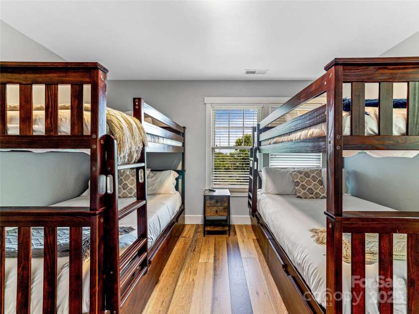 202 Mostert Drive, Asheville, NC 28804.  MLS# CAR4271515, YatesRealty ID 23465. Bedroom #3