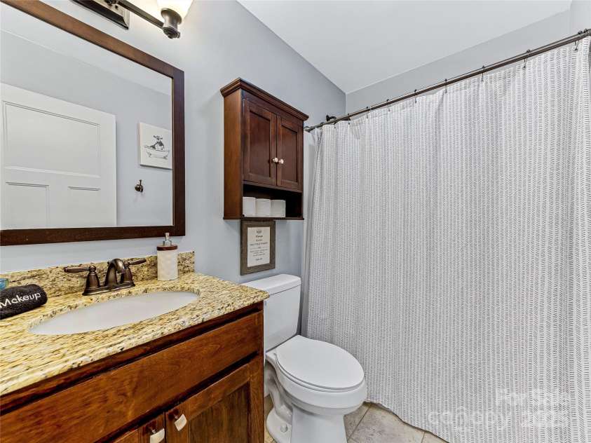 202 Mostert Drive, Asheville, NC 28804.  MLS# CAR4271515, YatesRealty ID 23465. Full bath #2