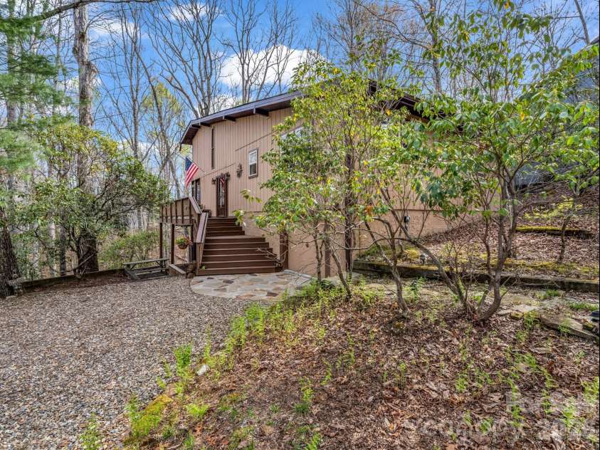 78 Wahuhu Court, Brevard, NC 28712.  MLS# CAR4369792, YatesRealty ID 23466. Level entry Driveway