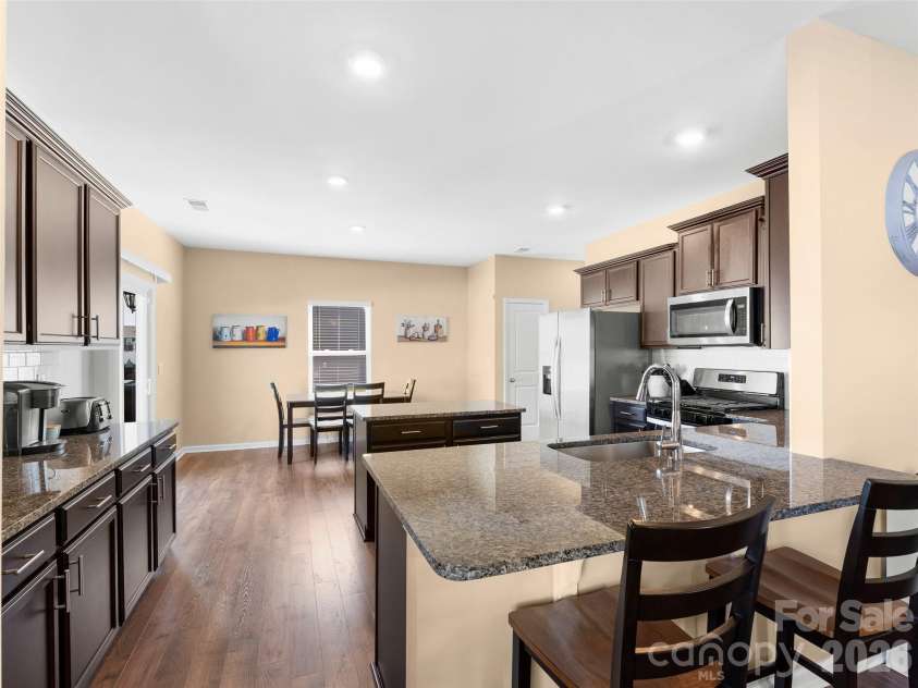 141 Wheatfield Road, Fletcher, NC 28732.  MLS# CAR4375463, YatesRealty ID 23468. Breakfast Bar