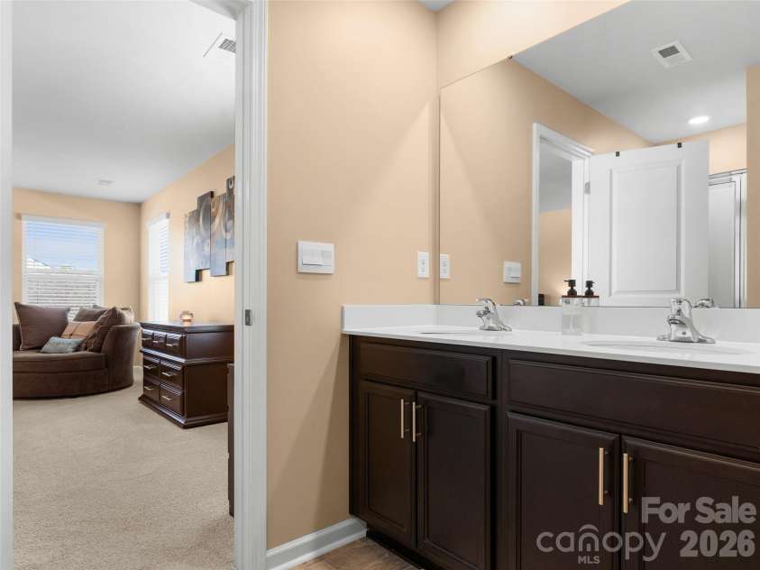141 Wheatfield Road, Fletcher, NC 28732.  MLS# CAR4375463, YatesRealty ID 23468. Primary Ensuite