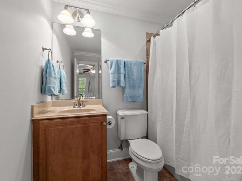 606 Bellemeade Street, Greensboro, NC 27401.  MLS# CAR4277074, YatesRealty ID 23469. 