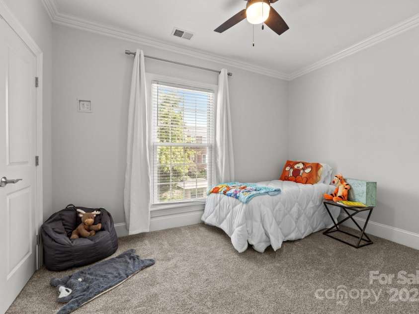 606 Bellemeade Street, Greensboro, NC 27401.  MLS# CAR4277074, YatesRealty ID 23469. 