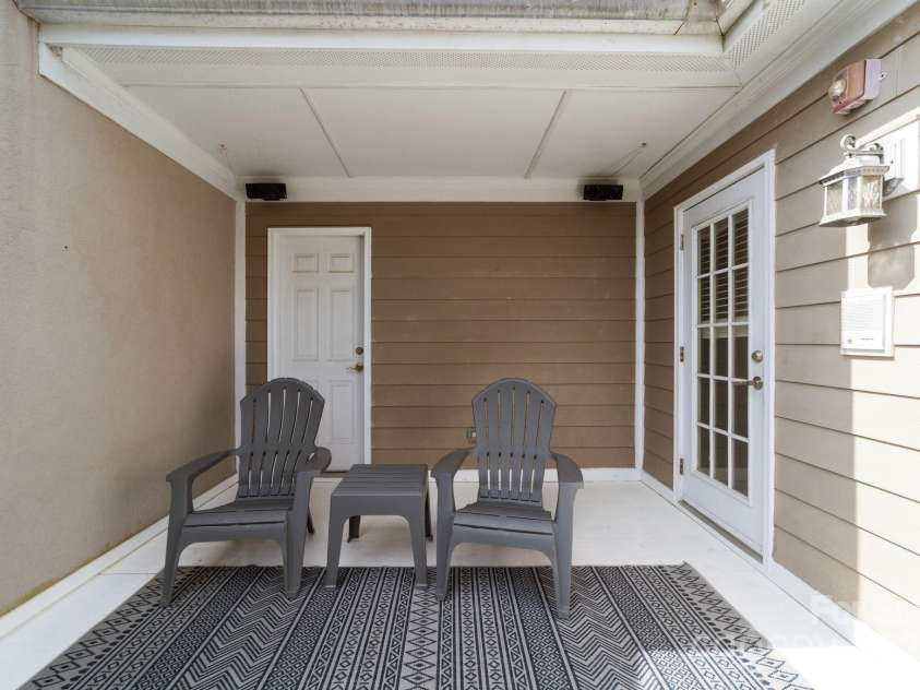 606 Bellemeade Street, Greensboro, NC 27401.  MLS# CAR4277074, YatesRealty ID 23469. 