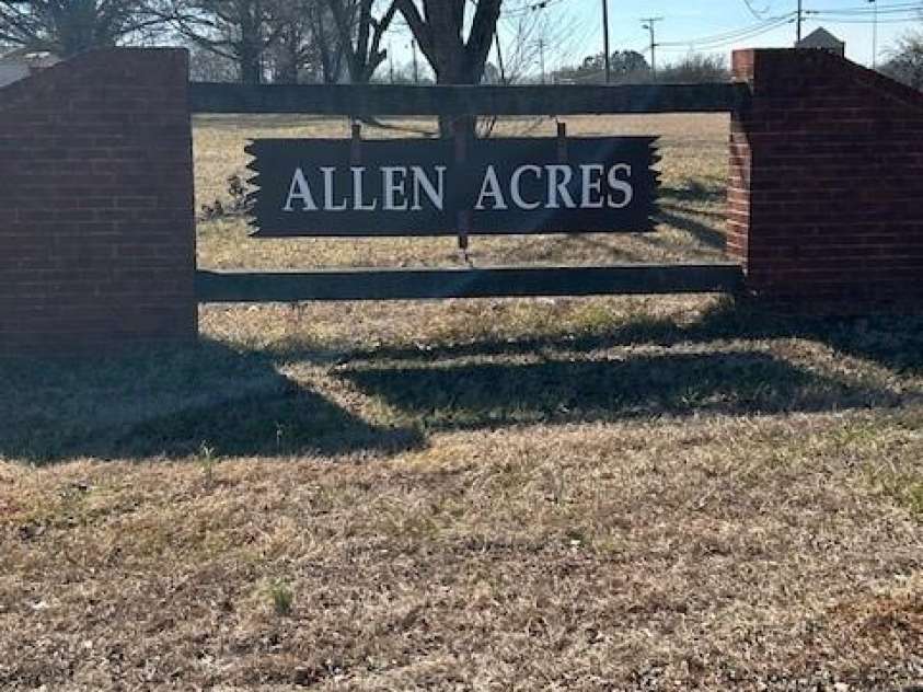 1044 TARLTON Drive, Shelby, NC 28052.  MLS# CAR4216749, YatesRealty ID 2347. Allen Acres