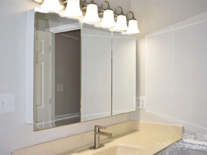 1044 TARLTON Drive, Shelby, NC 28052.  MLS# CAR4216749, YatesRealty ID 2347. Master