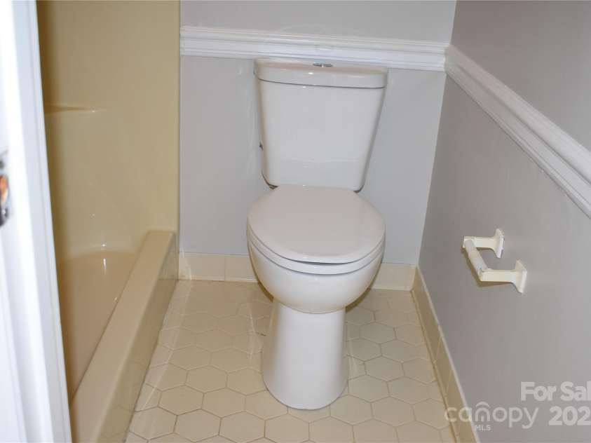 1044 TARLTON Drive, Shelby, NC 28052.  MLS# CAR4216749, YatesRealty ID 2347. Master