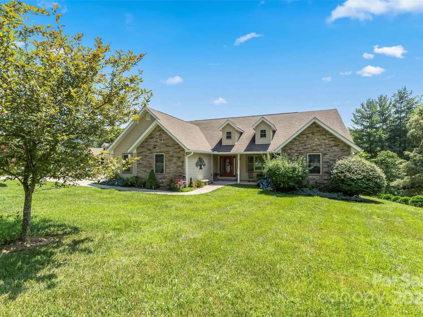 860 Asbury Road, Candler, NC 28715.  MLS# CAR4275726, YatesRealty ID 23471. Welcome Home to 860 Asbury Road