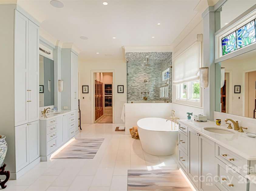 2632 Bartram Place, Winston Salem, NC 27106.  MLS# CAR4276992, YatesRealty ID 23472. 