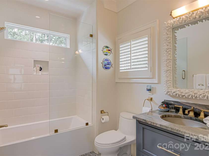 2632 Bartram Place, Winston Salem, NC 27106.  MLS# CAR4276992, YatesRealty ID 23472. 