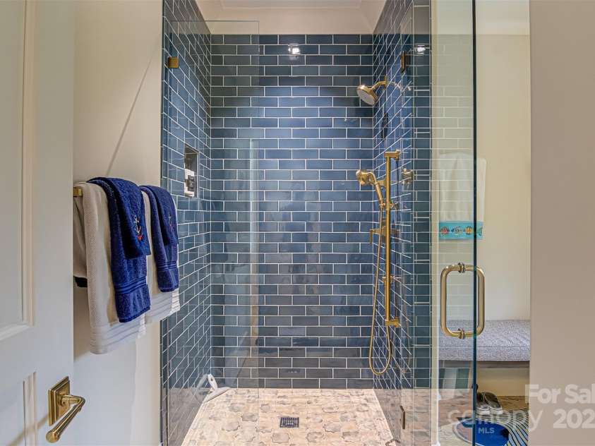2632 Bartram Place, Winston Salem, NC 27106.  MLS# CAR4276992, YatesRealty ID 23472. 
