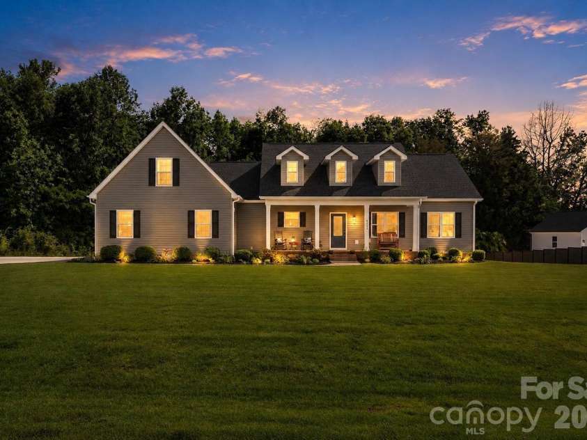 4175 Brandy Creek Court, Clover, SC 29710.  MLS# CAR4377412, YatesRealty ID 23474. 