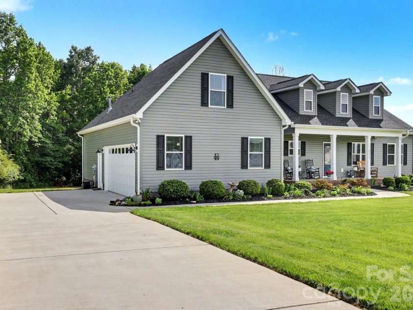 4175 Brandy Creek Court, Clover, SC 29710.  MLS# CAR4377412, YatesRealty ID 23474. 