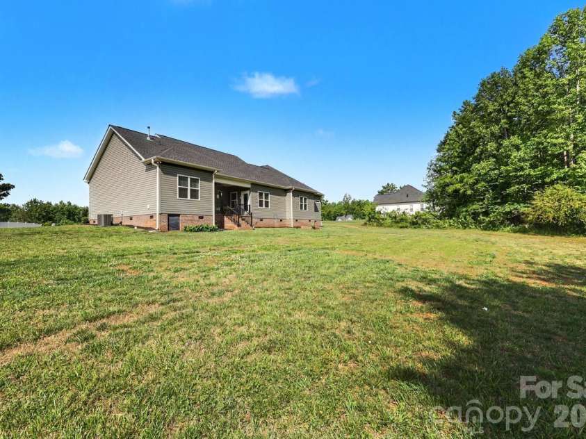 4175 Brandy Creek Court, Clover, SC 29710.  MLS# CAR4377412, YatesRealty ID 23474. 