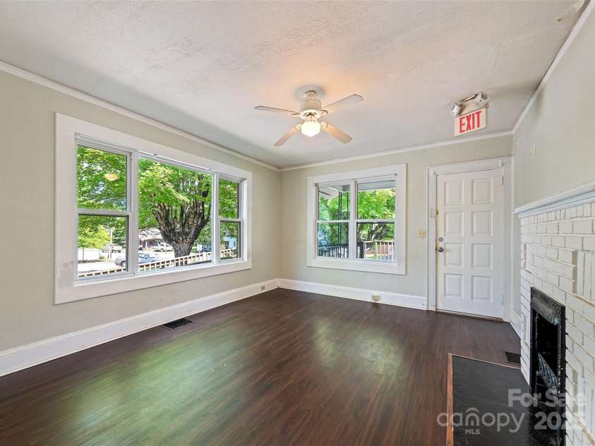 205 Hazelwood Avenue, Waynesville, NC 28786.  MLS# CAR4274763, YatesRealty ID 23475. 