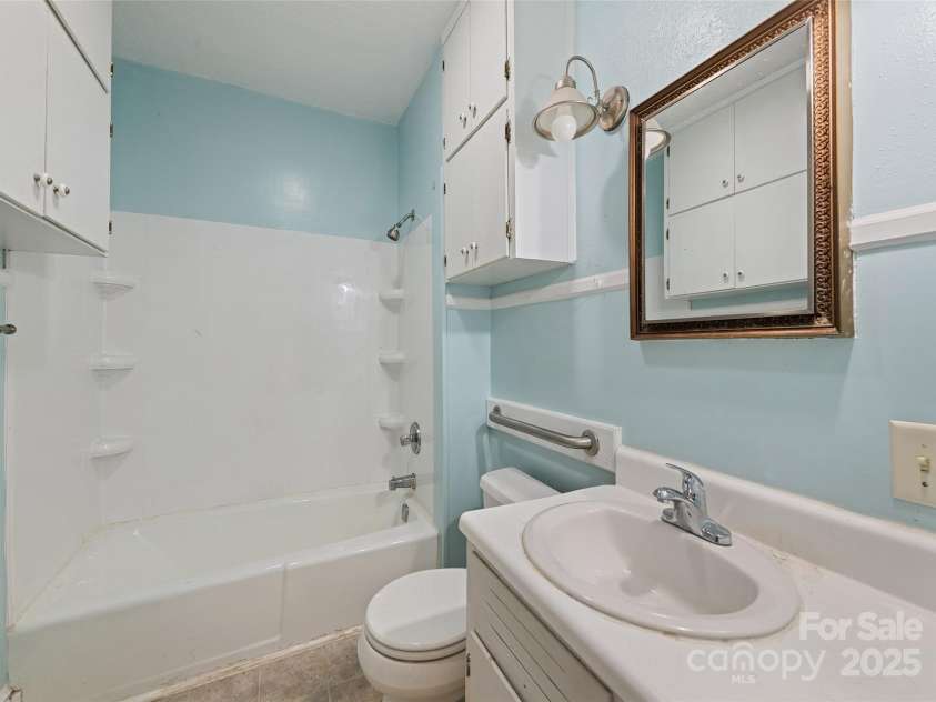 205 Hazelwood Avenue, Waynesville, NC 28786.  MLS# CAR4274763, YatesRealty ID 23475. 