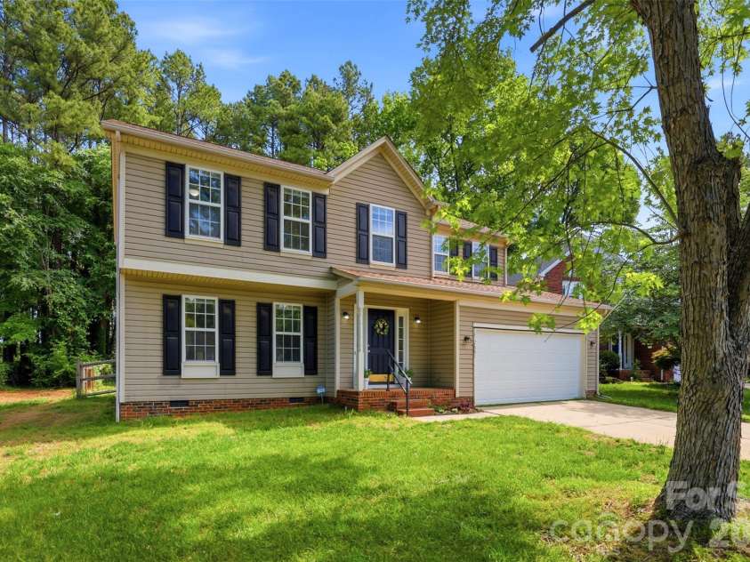 2881 Shadow Brook Court, Concord, NC 28027.  MLS# CAR4378881, YatesRealty ID 23476. 