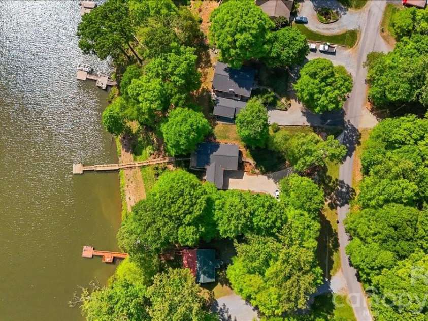 330 Hillview Drive, Lexington, NC 27292.  MLS# CAR4372333, YatesRealty ID 23479. 