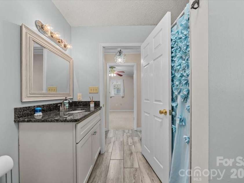 330 Hillview Drive, Lexington, NC 27292.  MLS# CAR4372333, YatesRealty ID 23479. 