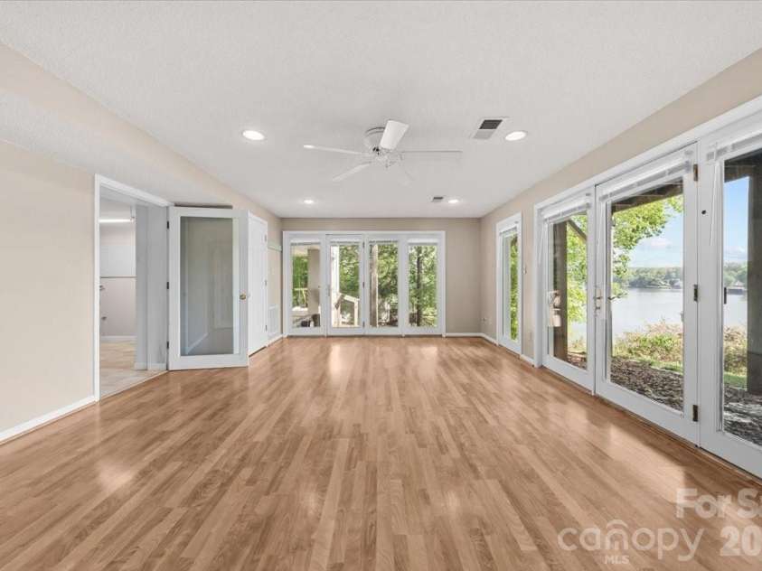 330 Hillview Drive, Lexington, NC 27292.  MLS# CAR4372333, YatesRealty ID 23479. 