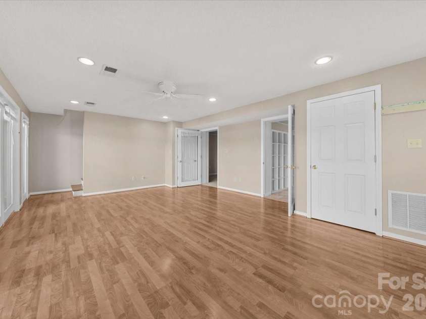 330 Hillview Drive, Lexington, NC 27292.  MLS# CAR4372333, YatesRealty ID 23479. 
