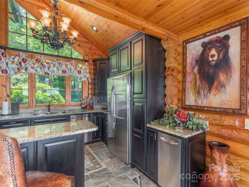 574 Leatherwood Drive, Maggie Valley, NC 28751.  MLS# CAR4275910, YatesRealty ID 23479. Stainless appliances