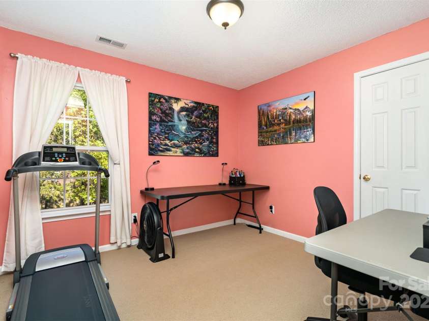 12421 Poplar Forest Drive, Charlotte, NC 28278.  MLS# CAR4232108, YatesRealty ID 2348. 