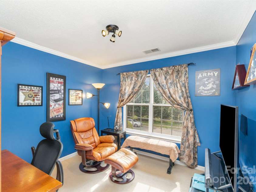 12421 Poplar Forest Drive, Charlotte, NC 28278.  MLS# CAR4232108, YatesRealty ID 2348. 