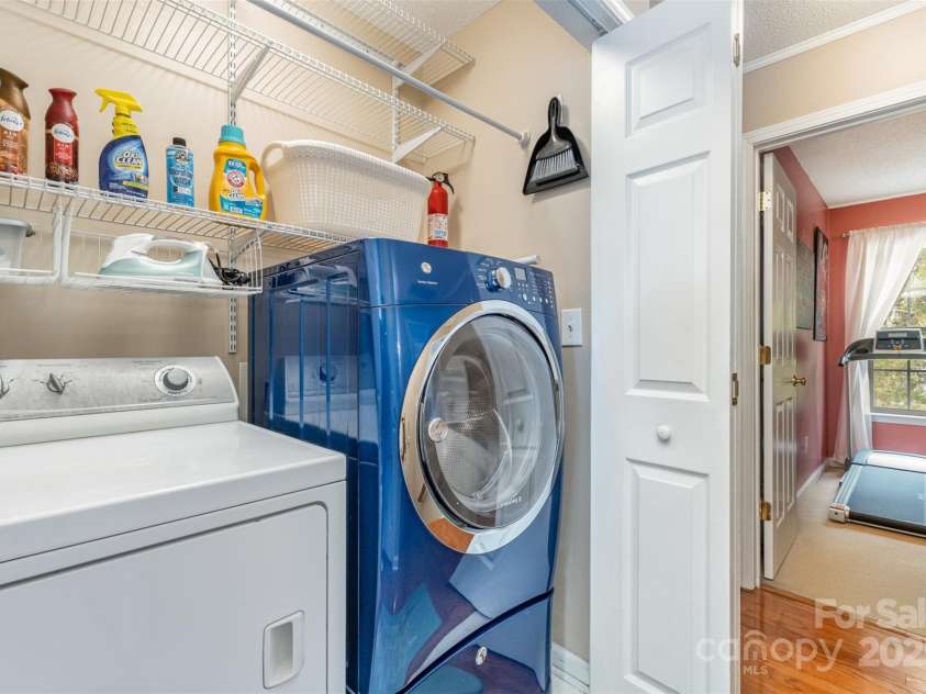 12421 Poplar Forest Drive, Charlotte, NC 28278.  MLS# CAR4232108, YatesRealty ID 2348. 