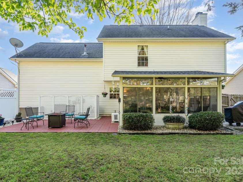 12421 Poplar Forest Drive, Charlotte, NC 28278.  MLS# CAR4232108, YatesRealty ID 2348. 