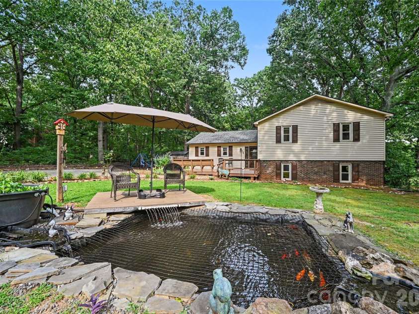 608 Hoyle Street, Lincolnton, NC 28092.  MLS# CAR4413256, YatesRealty ID 23481. 