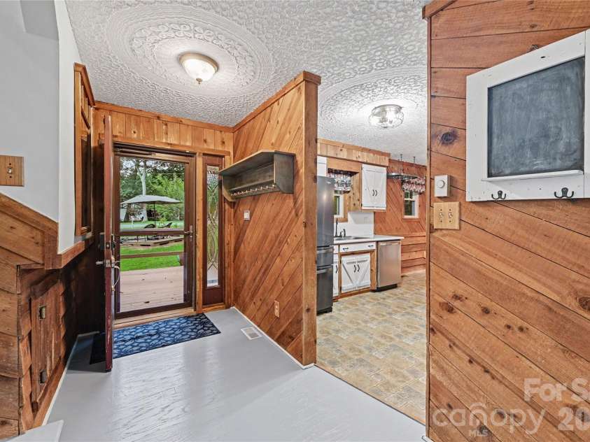 608 Hoyle Street, Lincolnton, NC 28092.  MLS# CAR4413256, YatesRealty ID 23481. 