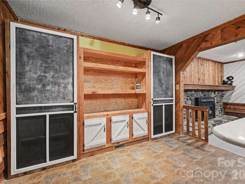 608 Hoyle Street, Lincolnton, NC 28092.  MLS# CAR4413256, YatesRealty ID 23481. 