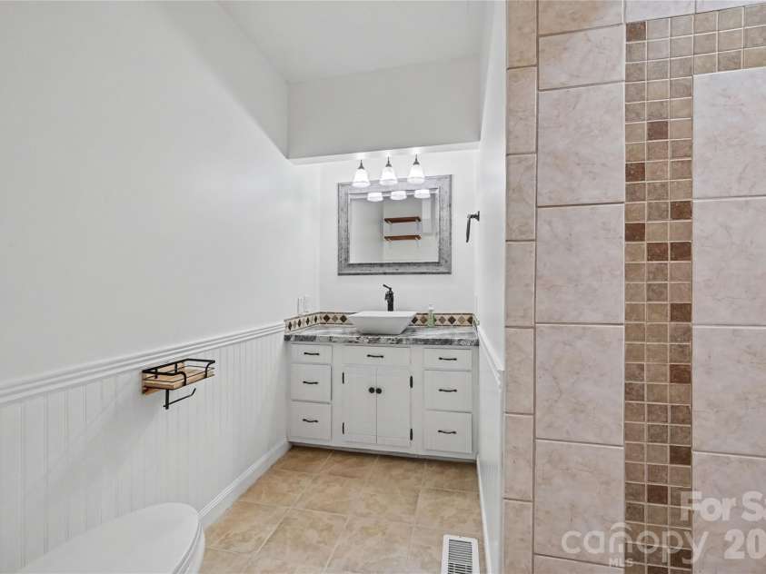 608 Hoyle Street, Lincolnton, NC 28092.  MLS# CAR4413256, YatesRealty ID 23481. 