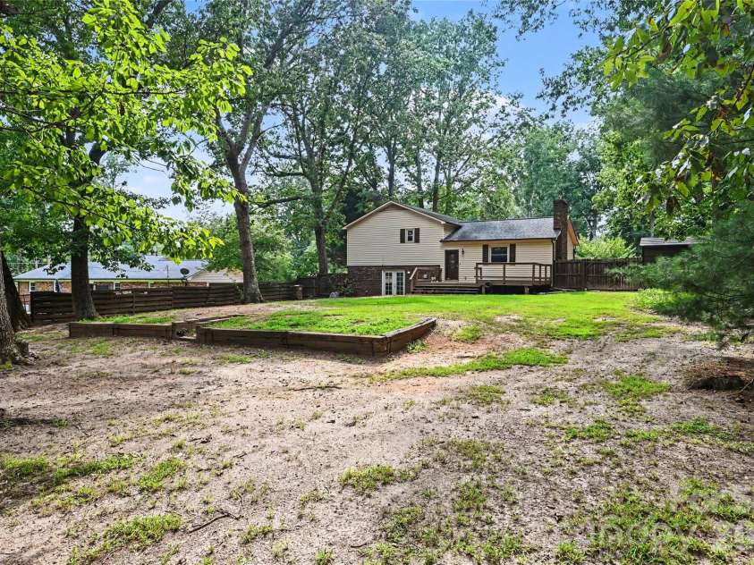 608 Hoyle Street, Lincolnton, NC 28092.  MLS# CAR4413256, YatesRealty ID 23481. 